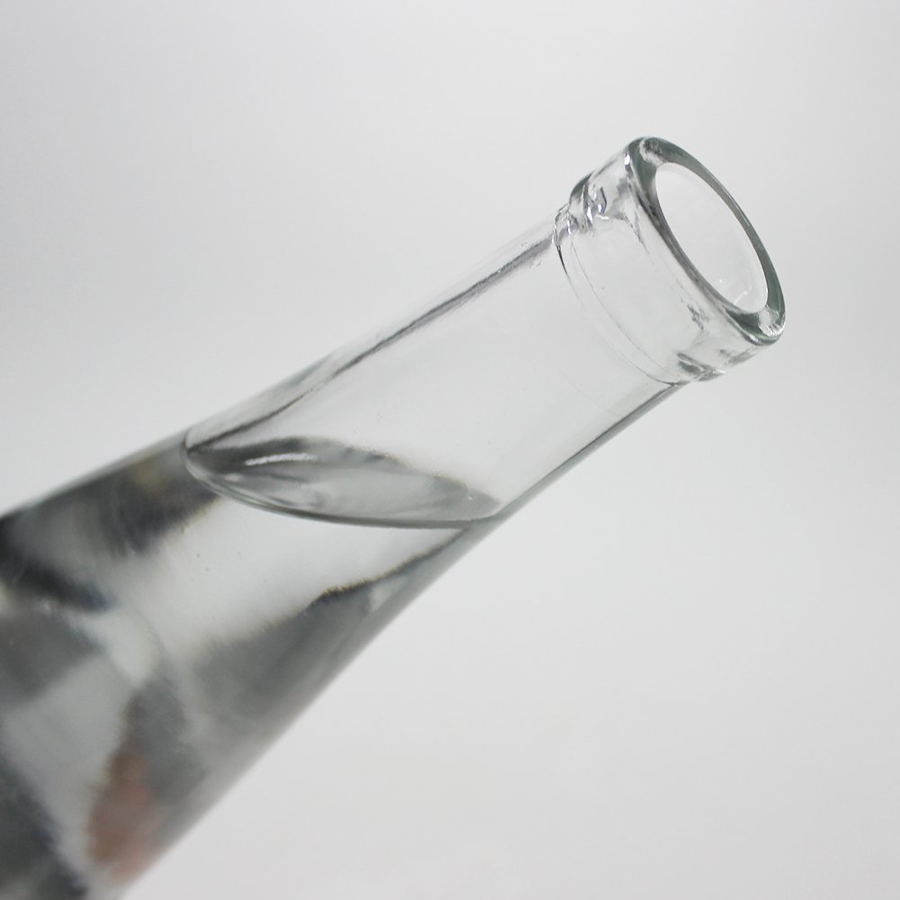 Factory hot sale 350ml 500ml clear long neck super flint glass bottles for beverages juice mineral water bottle with cork