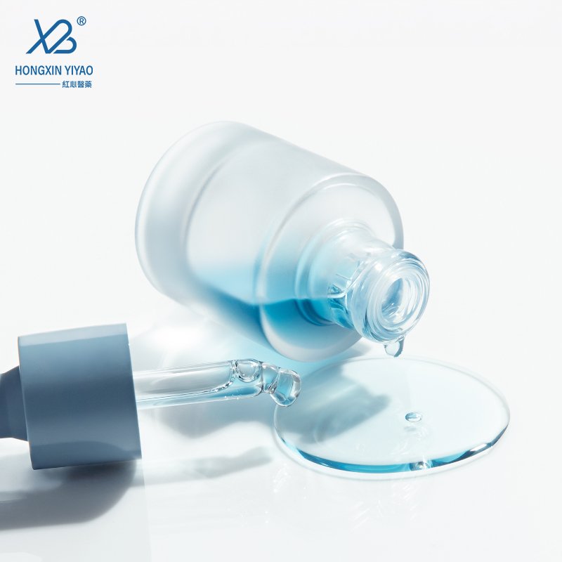 Manufacturer direct sales 15ml essential oil bottle bayonet press cap short round glass bottle cosmetic dropper bottle