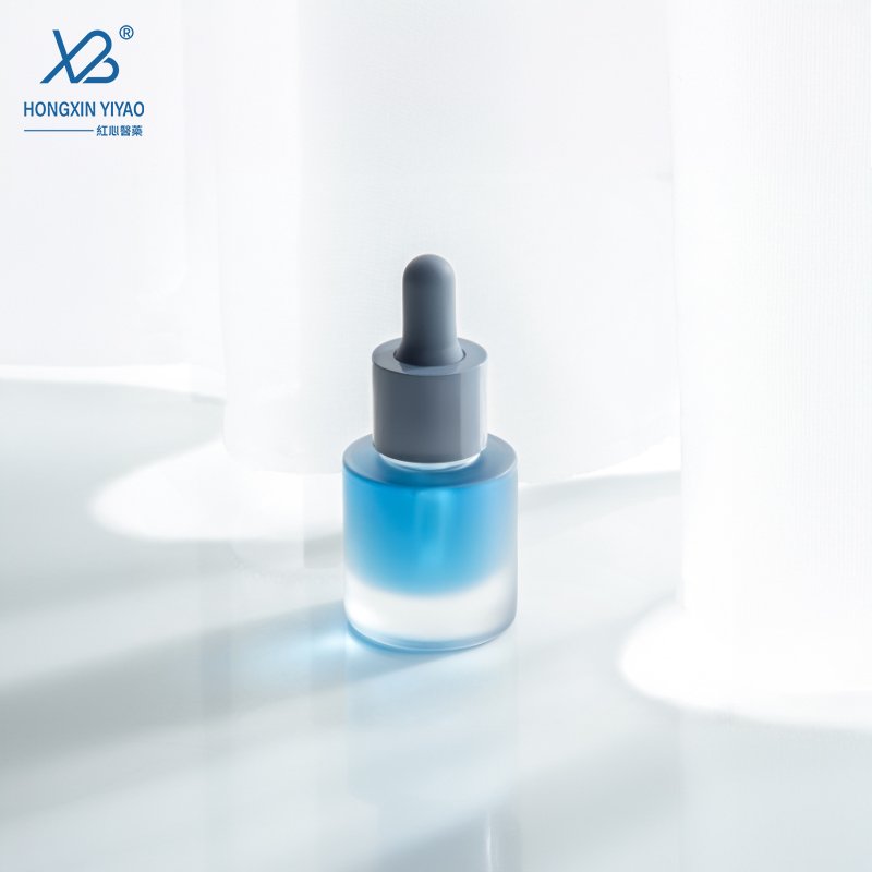 Manufacturer direct sales 15ml essential oil bottle bayonet press cap short round glass bottle cosmetic dropper bottle