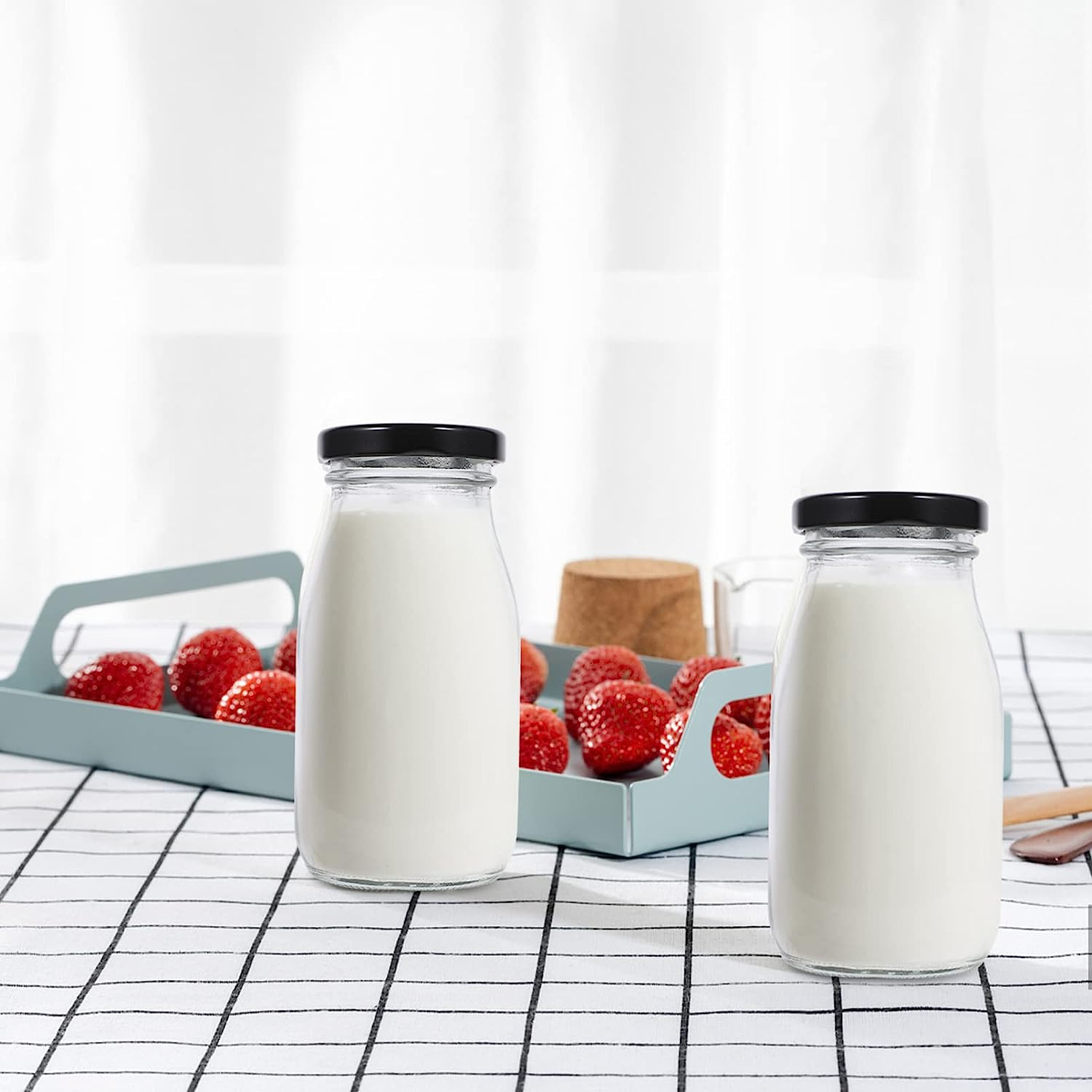 Wholesale Empty Square 500ML Milk/juice/tea/drink Glass Bottle with Lid Screen Printing Juice Bottles Soft Drink Beverage accept