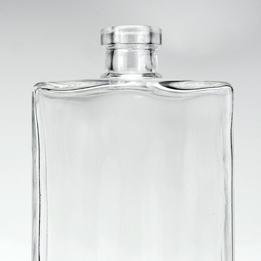 Square Whiskey Vodka Glass Bottle Rum Bottle 75cl Glass Clear 500ml 700ml 750ml Wine Packaging Beverage Cork Cap Decal 6000pcs