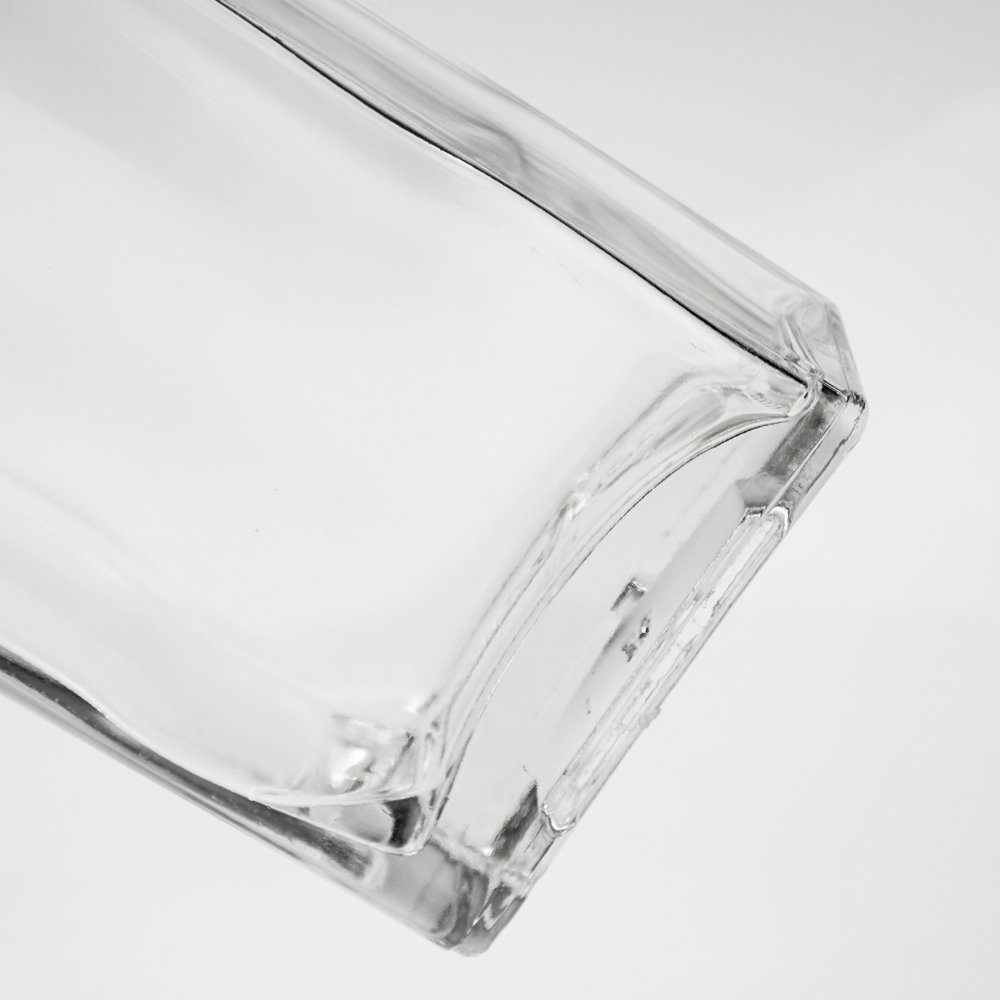 Square Whiskey Vodka Glass Bottle Rum Bottle 75cl Glass Clear 500ml 700ml 750ml Wine Packaging Beverage Cork Cap Decal 6000pcs