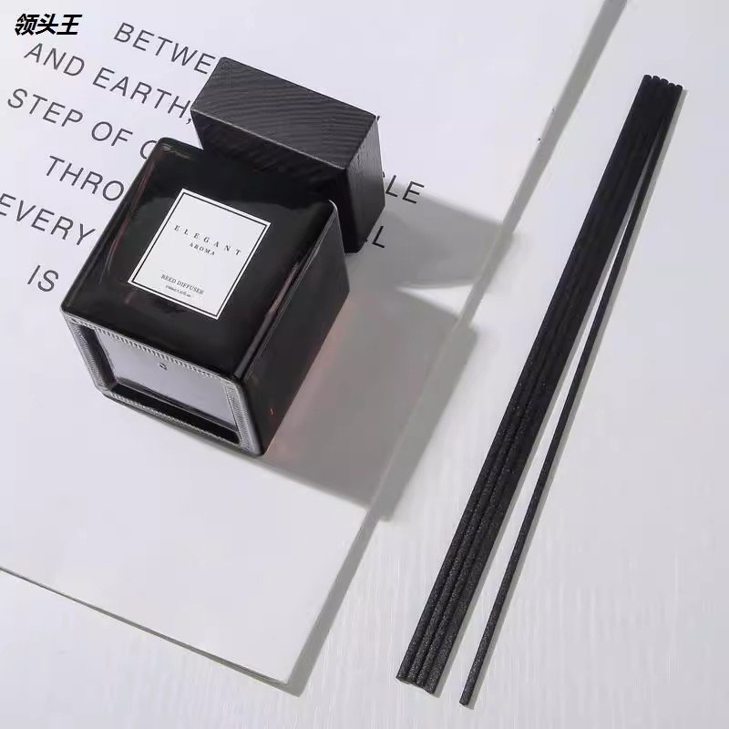 Empty New Luxury Black Amber 3oz 5oz Square Reed Diffuser Glass Bottle With Wooden Cap