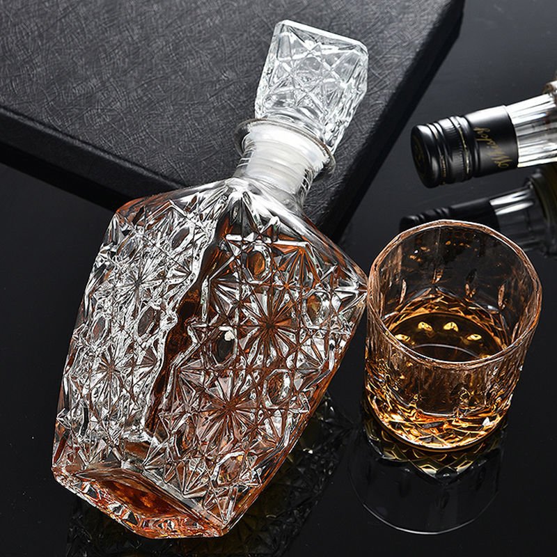 Custom Clear Empty Crystal Whisky Bottle Glass Wine Bottle 750 ml 500ml Brandy XO Bottle with Cork