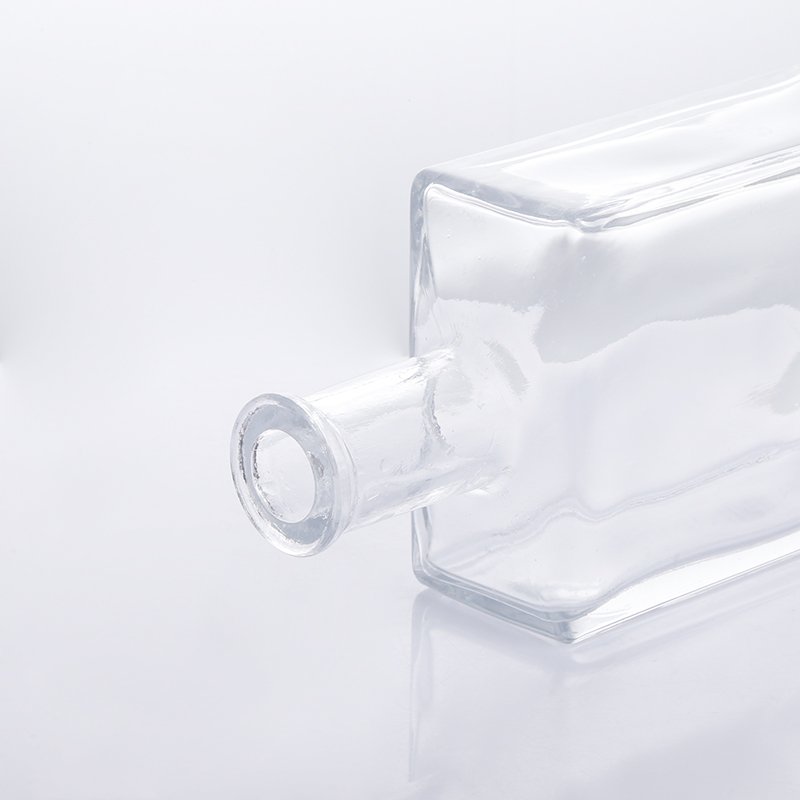 Inventory Wholesale Simplicity Square Flat Transparent Empty 500ml Wine Bottle With Cork Glass Lid And Packaging Box