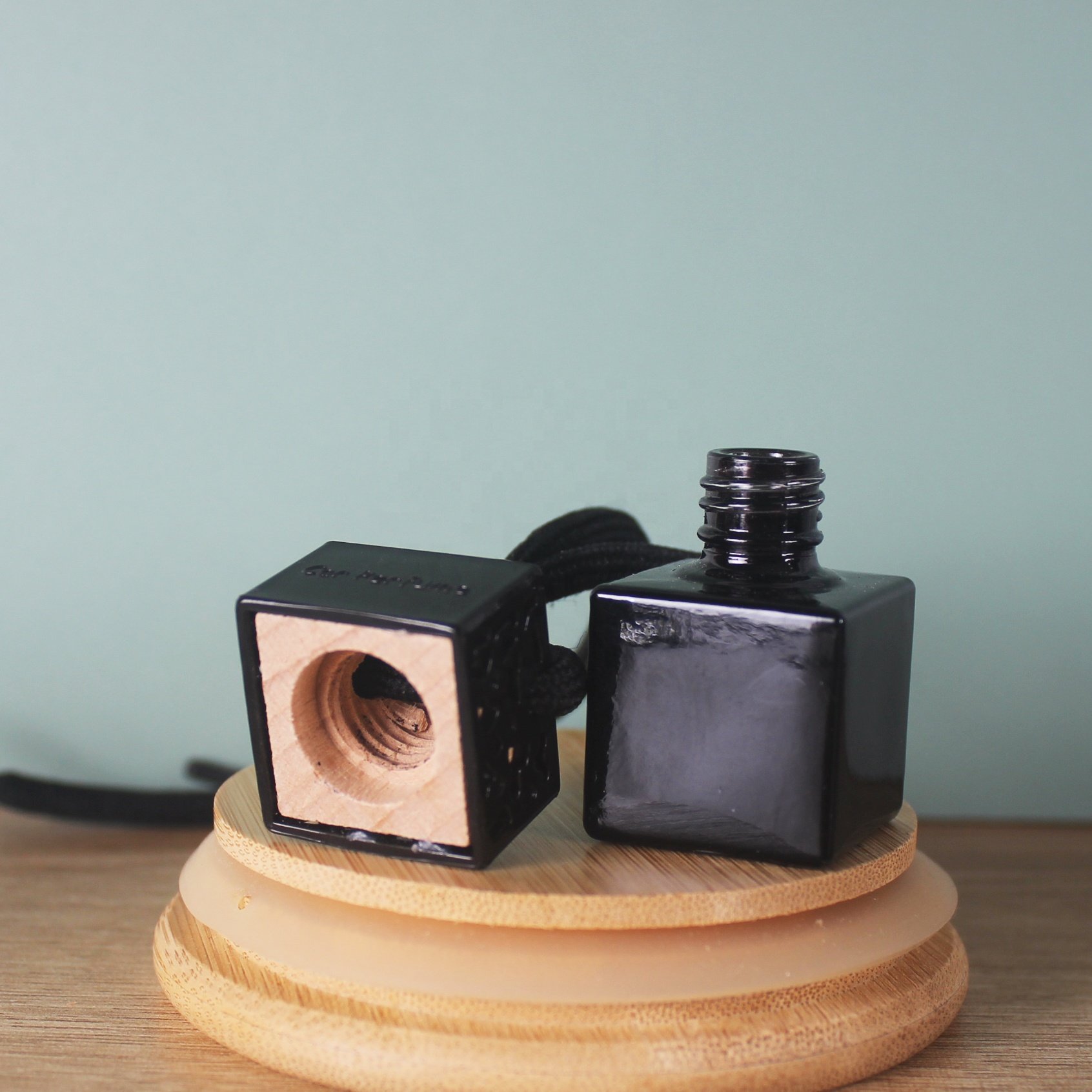 6ML 8ML Hot Stock Full Bright Black Glass Bottle Black Cap Hanging Perfume Empty Glass Bottle Essential Oil Car Diffuser Bottle