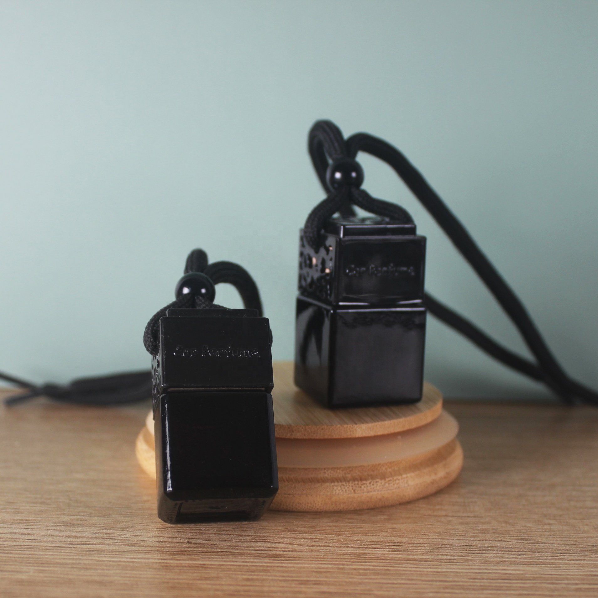 6ML 8ML Hot Stock Full Bright Black Glass Bottle Black Cap Hanging Perfume Empty Glass Bottle Essential Oil Car Diffuser Bottle