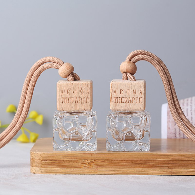 Hanging diffuser bottle Logo can be customized perfume home diffuser glass bottle with lid