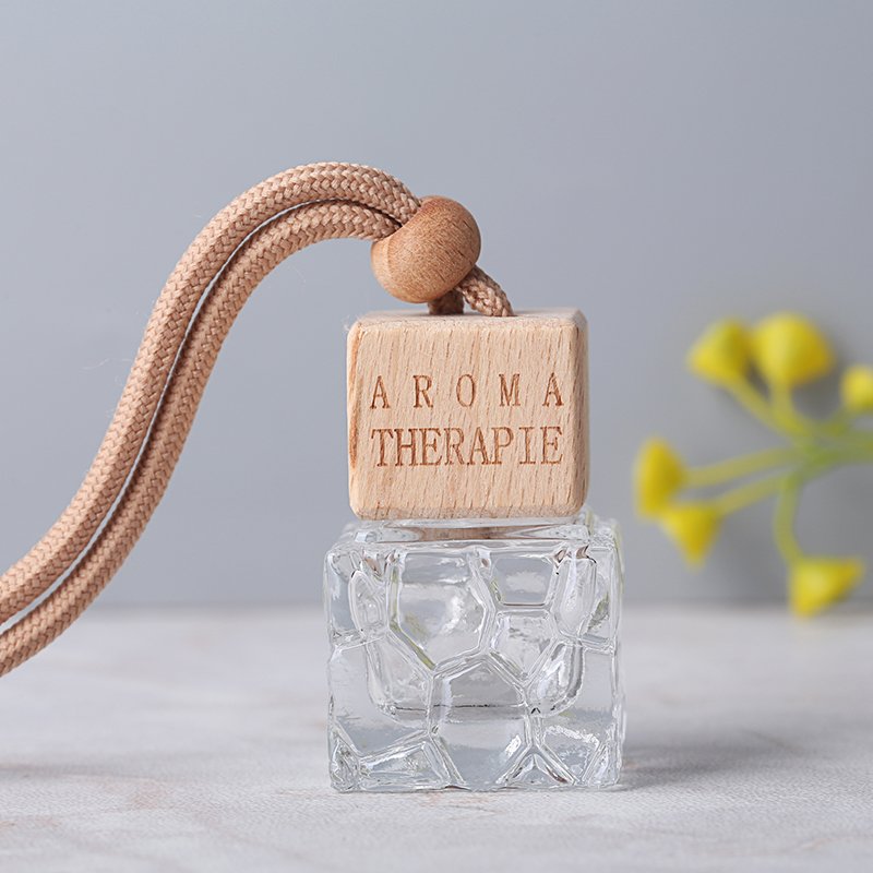 Hanging diffuser bottle Logo can be customized perfume home diffuser glass bottle with lid