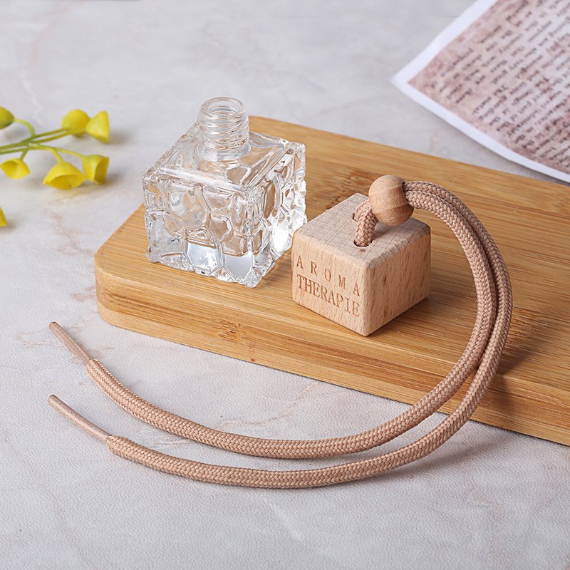 Hanging diffuser bottle Logo can be customized perfume home diffuser glass bottle with lid