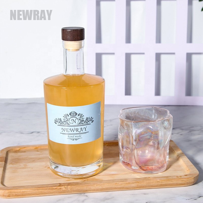 Wholesale 500ml 750ml Custom Glass Bottle Empty Clear Vodka Bottle for Whiskey Gin Liquor