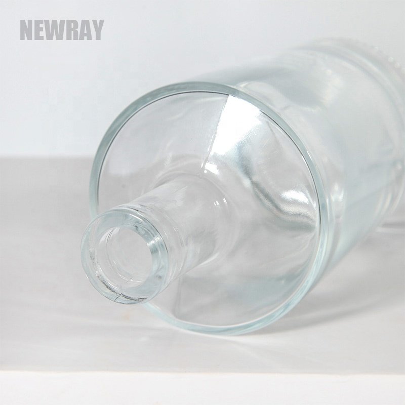 Wholesale 500ml 750ml Custom Glass Bottle Empty Clear Vodka Bottle for Whiskey Gin Liquor