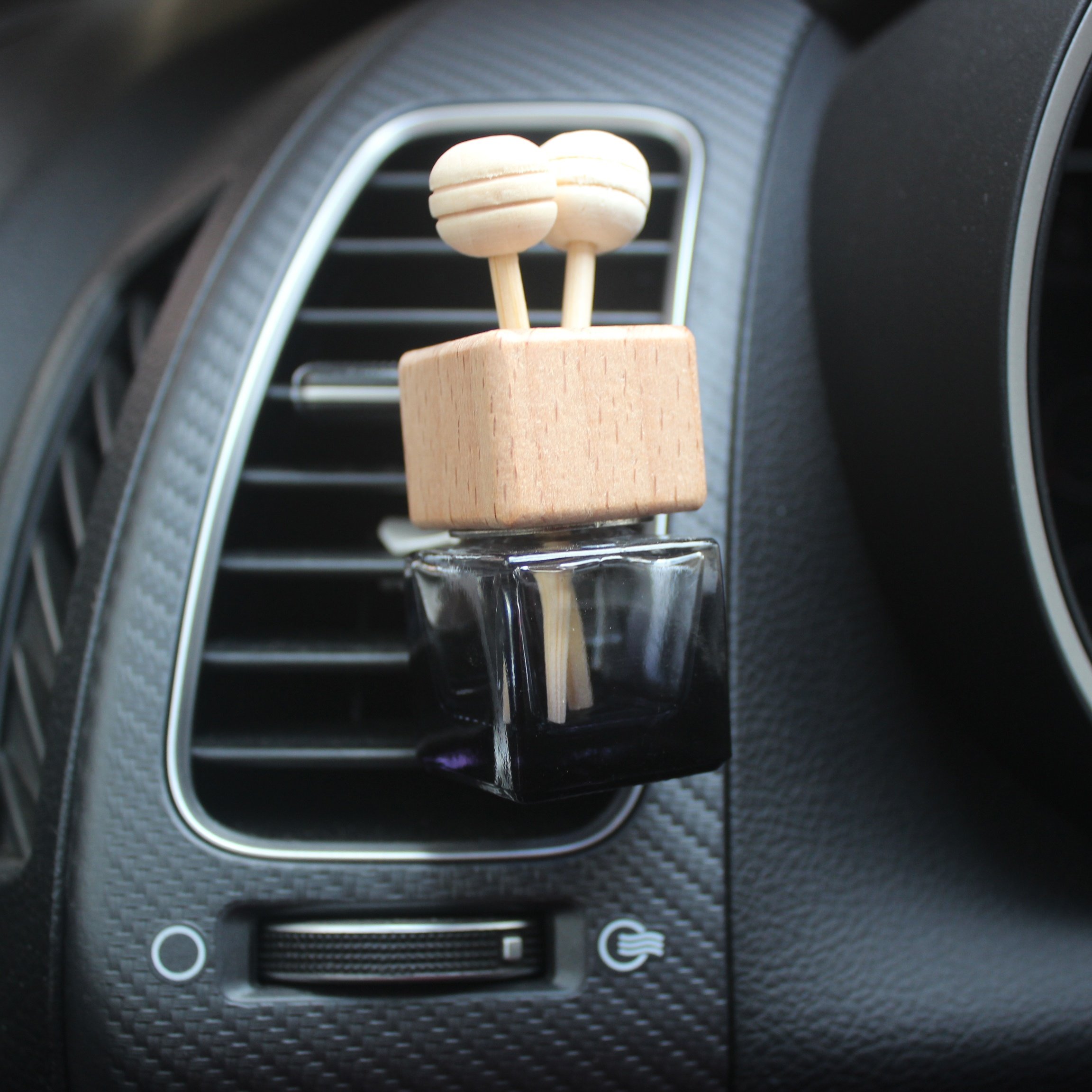6ml 8ml Black car diffuser bottle exhaust clip in stock colors gold matte blue glass bottle wood cover car perfume glass bottles