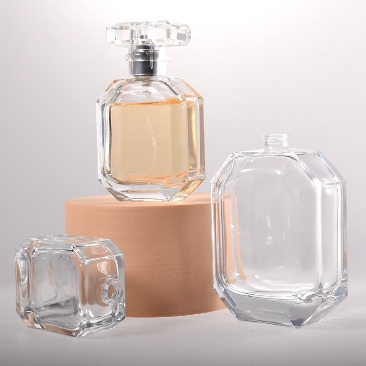 Wholesale flat square 30ml 50ml 100ml empty glass perfume bottle mens crimp top perfume bottle package with acrylic spray lids