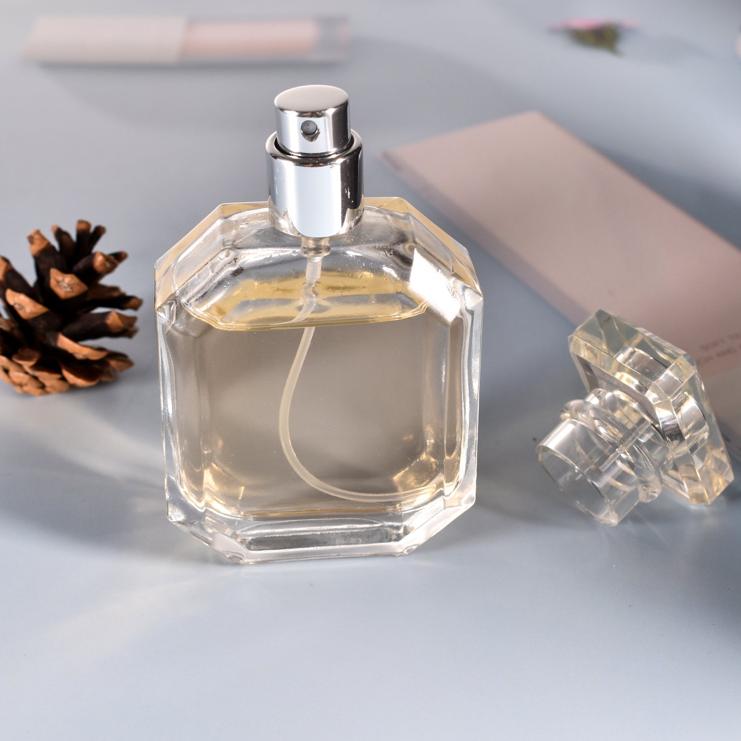 Wholesale flat square 30ml 50ml 100ml empty glass perfume bottle mens crimp top perfume bottle package with acrylic spray lids