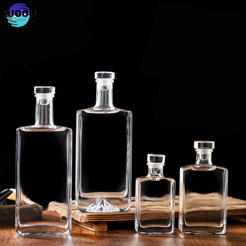 Inventory Wholesale Simplicity Square Flat Transparent Empty 500ml Wine Bottle With Cork Glass Lid And Packaging Box