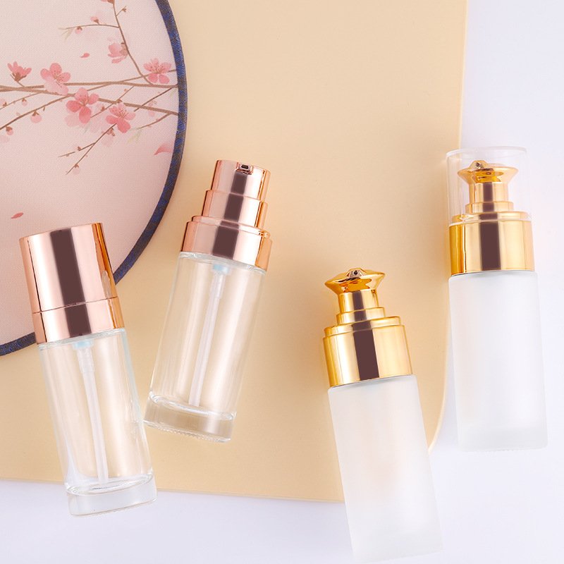 Manufacturer spot cosmetics packaging 30ml foundation liquid isolation BB cream Moisturizer straight round glass pump bottle