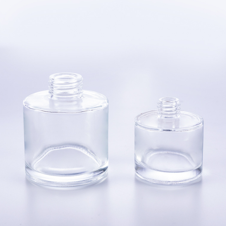 Empty 50ml round homestay Aromatherapy Reed Diffuser Glass Bottle with wooden cap For Hotel Bathroom Toilet Bedroom