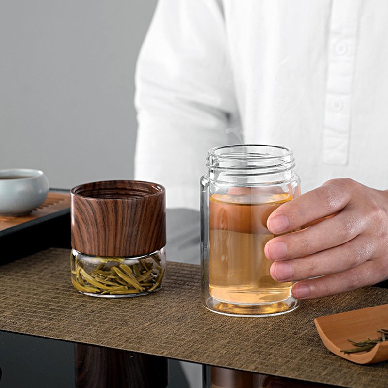 2023 Amazons Hot Seller Tea Separating Bottle Drinking Double wall Glass Water Bottle With Tea Infuser