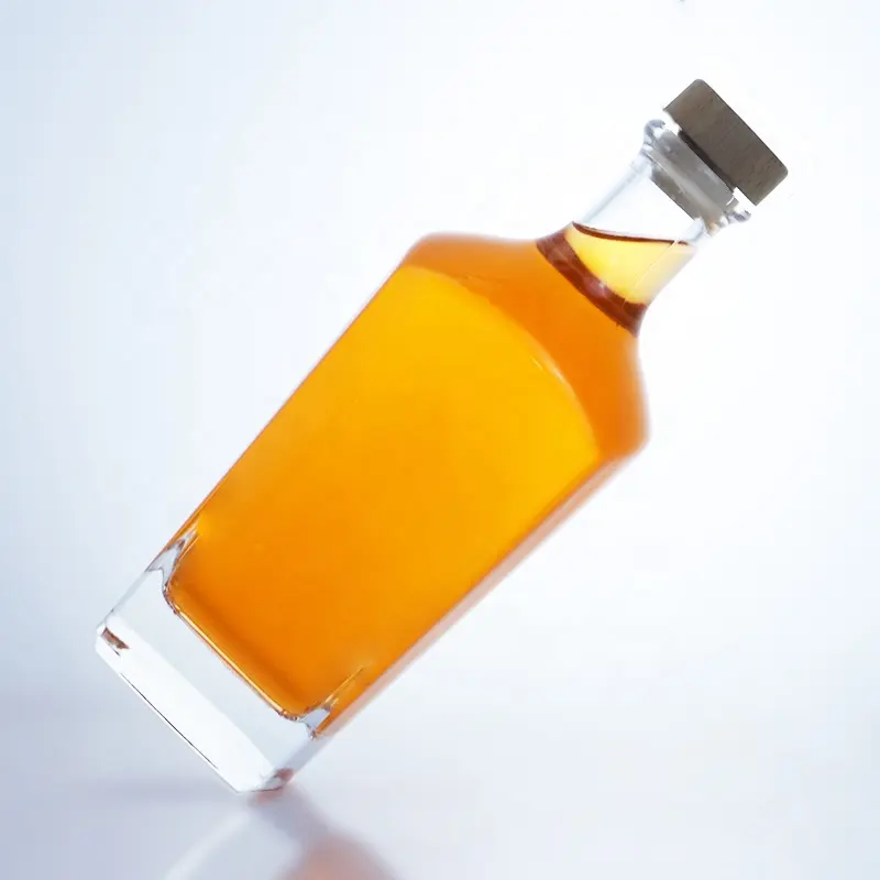 Custom 700ml 750ml clear square rum vodka liquor brandy glass bottle whiskey tequila gin glass bottle with synthetic cork