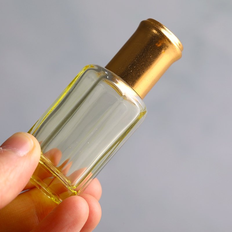 Polygon Shape Essential Oil Bottle with Black Plastic Lid and Gold Lid Mini Roll-On Perfume Bottle Glass Bottles for Serum Use