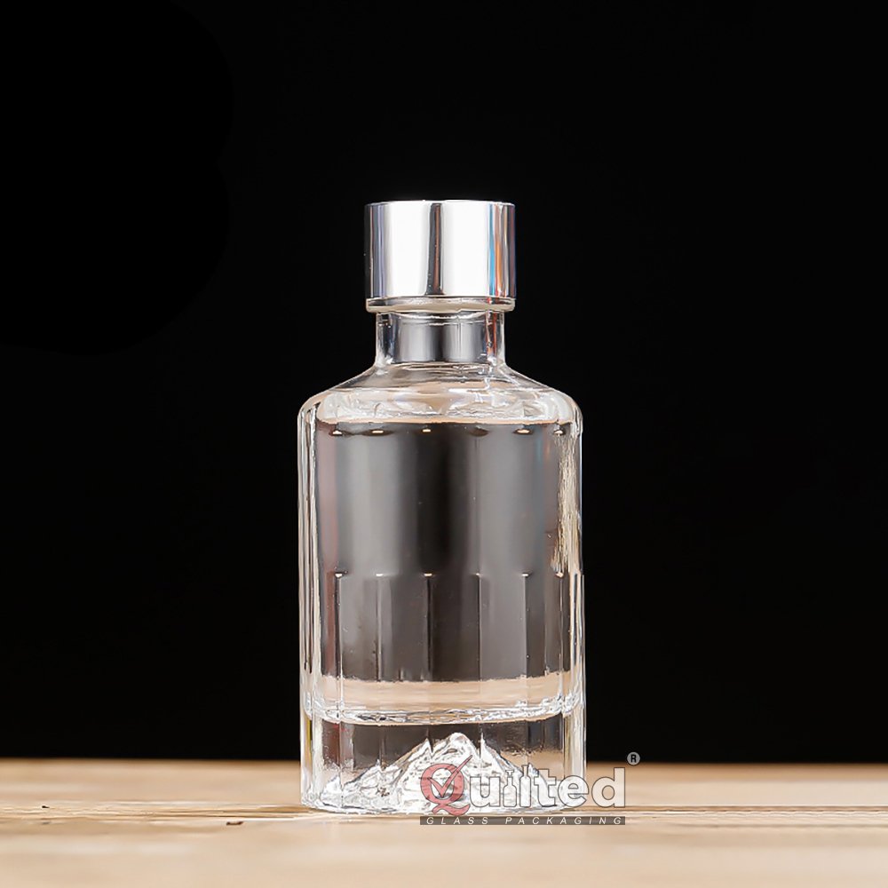 Empty Liquor Spirits Glass Whiskey Bottles 500Ml Fruit Wine Glass Bottle Whiskey Mountain Bottles For Vodka Gin Whiskey