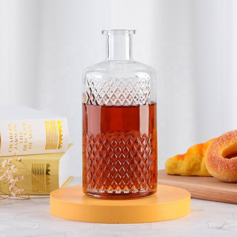 Custom Empty Luxury Vodka Spirit 700ml Gin Glass Bottle For Liquor
