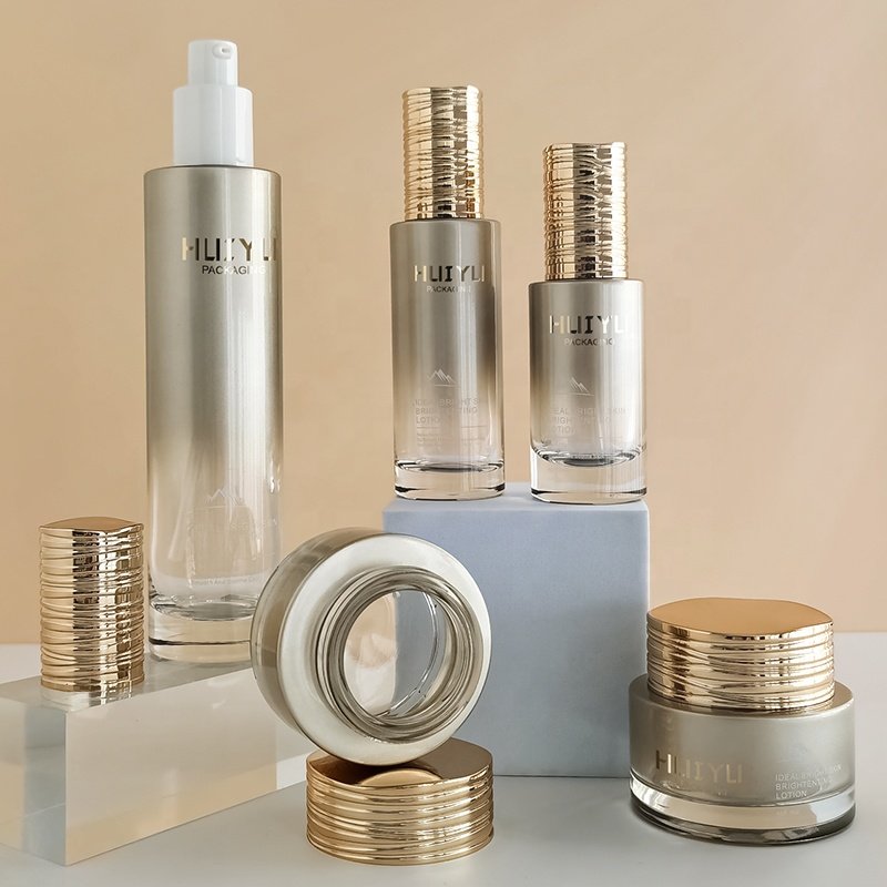 Manufacturers Custom Silver Cosmetic 60ML Toner Bottles and 10g Cream Jars Set Packaging Skin Car