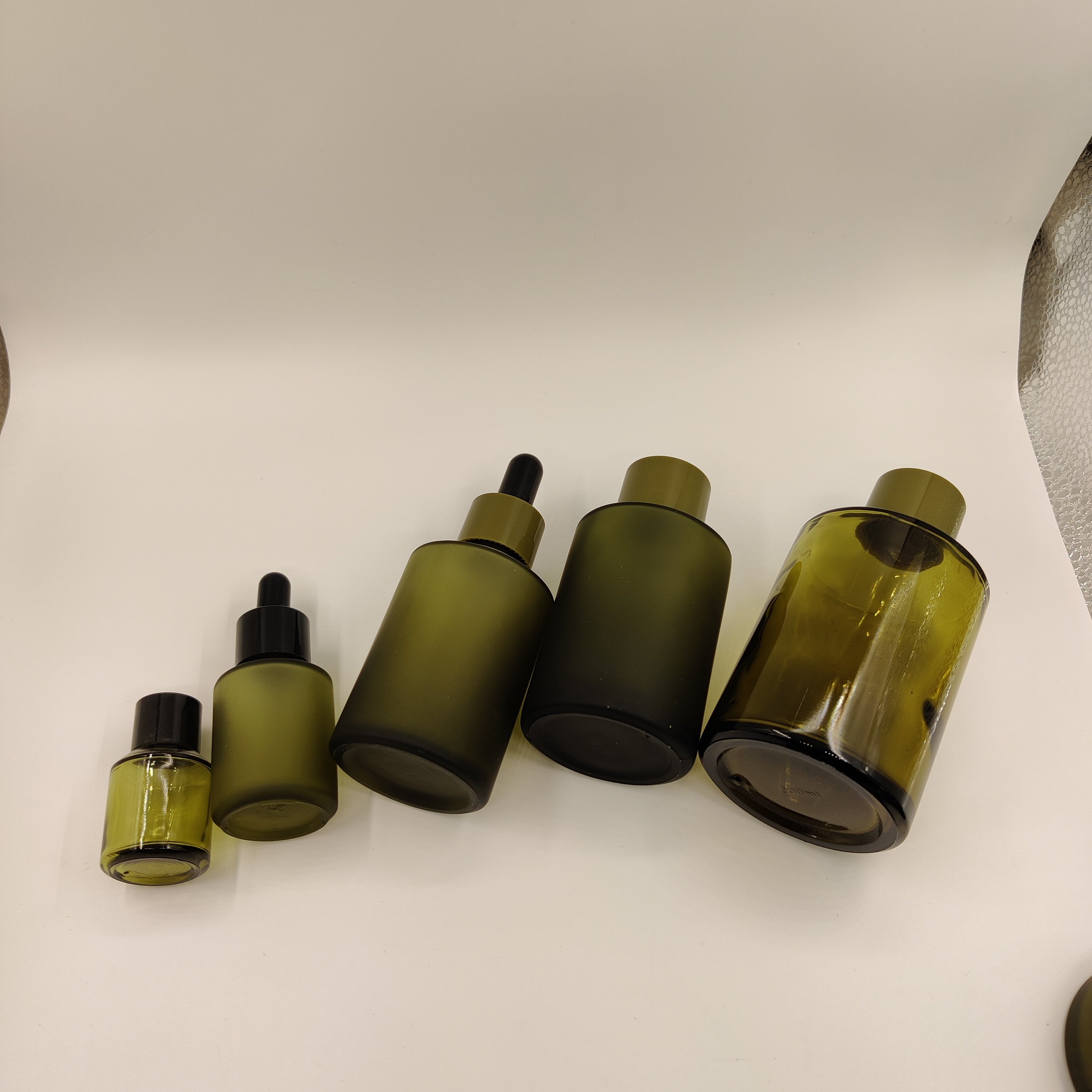 15ml30ml60ml100ml125ml200ml15g30g50g 100g Olive Green Frosted Lotion Serum Essential Oil Cream Glass Bottle and Jar Pump Dropper
