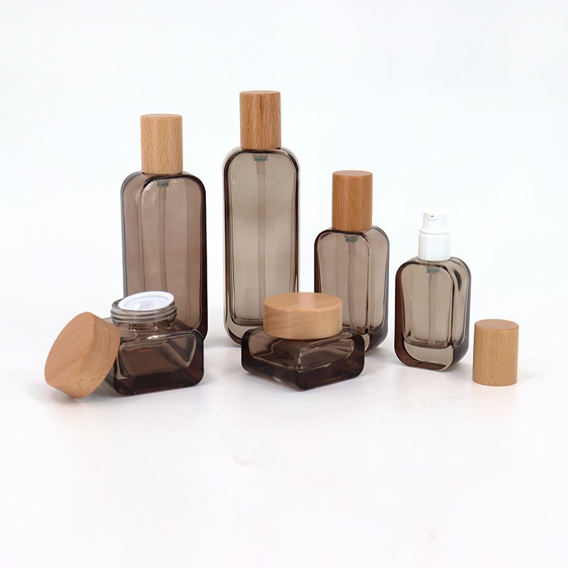 Custom New Flat Square Rounded Corners Spray Toner Lotion Pump Bottle 30ml 50ml 100ml 120ml Glass Bottle For Skin Care Cosmetic
