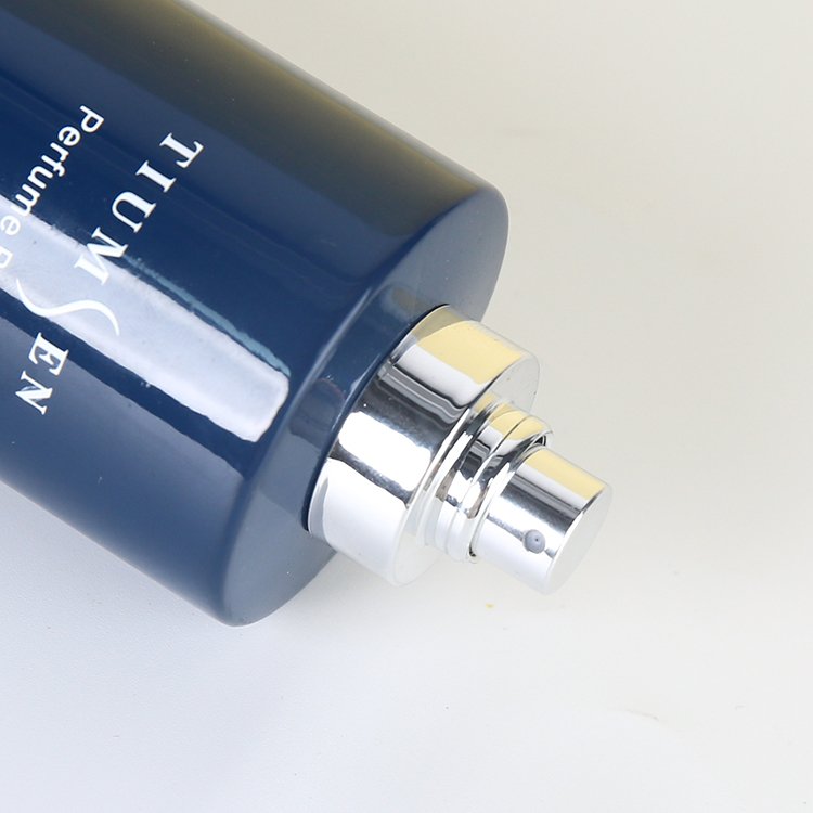 Wholesale 30ml 50 Ml 75ml 100ml Empty Luxury Flat Cylinder Spray Fragrance Parfum Bottle Blue Refillable Perfume Glass Bottle