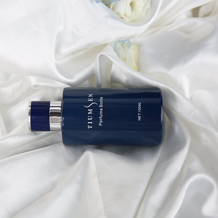 Wholesale 30ml 50 Ml 75ml 100ml Empty Luxury Flat Cylinder Spray Fragrance Parfum Bottle Blue Refillable Perfume Glass Bottle