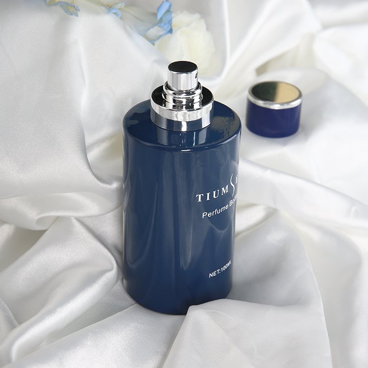 Wholesale 30ml 50 Ml 75ml 100ml Empty Luxury Flat Cylinder Spray Fragrance Parfum Bottle Blue Refillable Perfume Glass Bottle