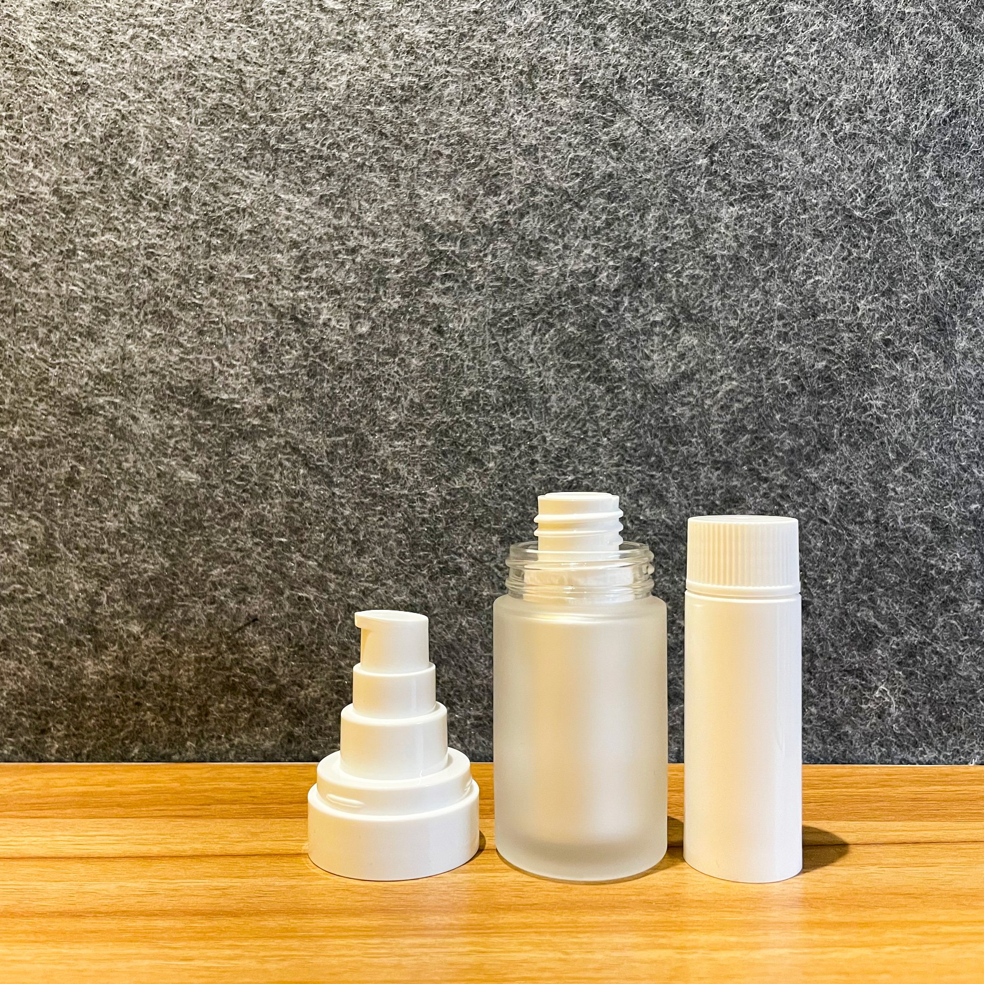 RTCO Creative Design Eco Friendly Replacement Skincare Bottle 50ml 30ml 15ml Refillable Airless Bottle for lotion serum