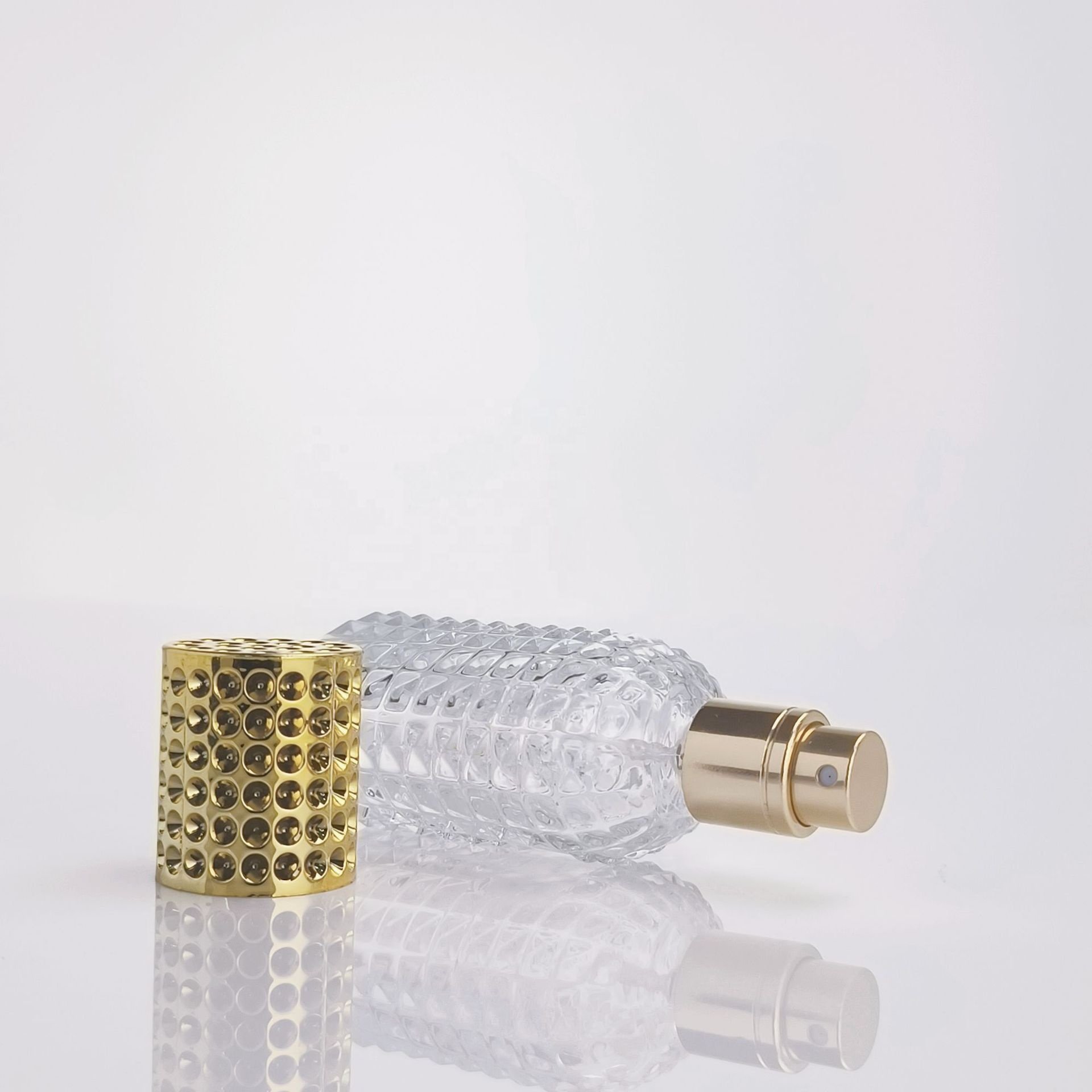 Pineapple perfume glass bottles 30ml50ml glass perfume bottles luxury women round transparent empty fragrance glass spray bottle