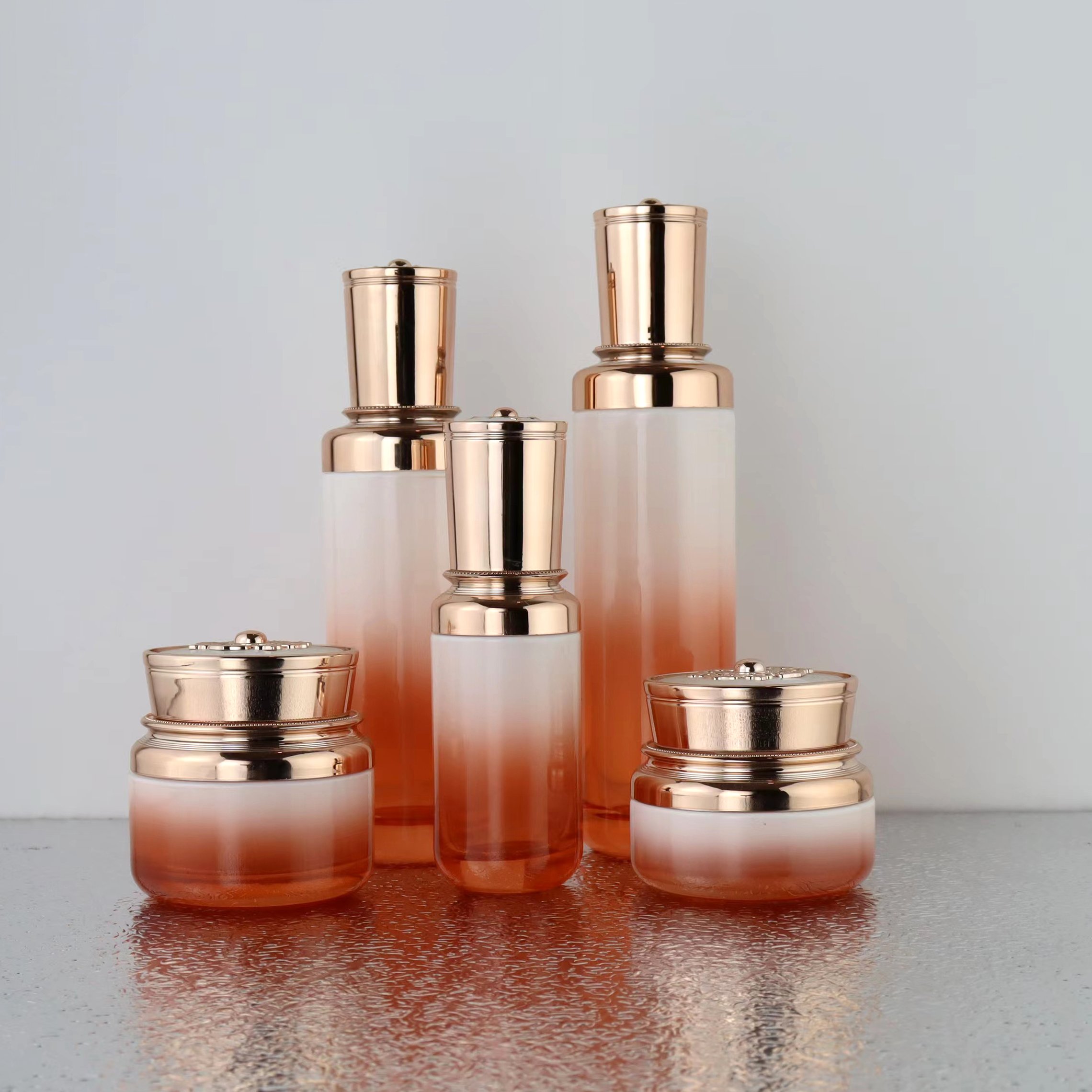 Customized Cosmetic Glass Bottles Elegant Pink Lotion Bottle Skin Care Set Bottle Cosmetic Luxury With Cap