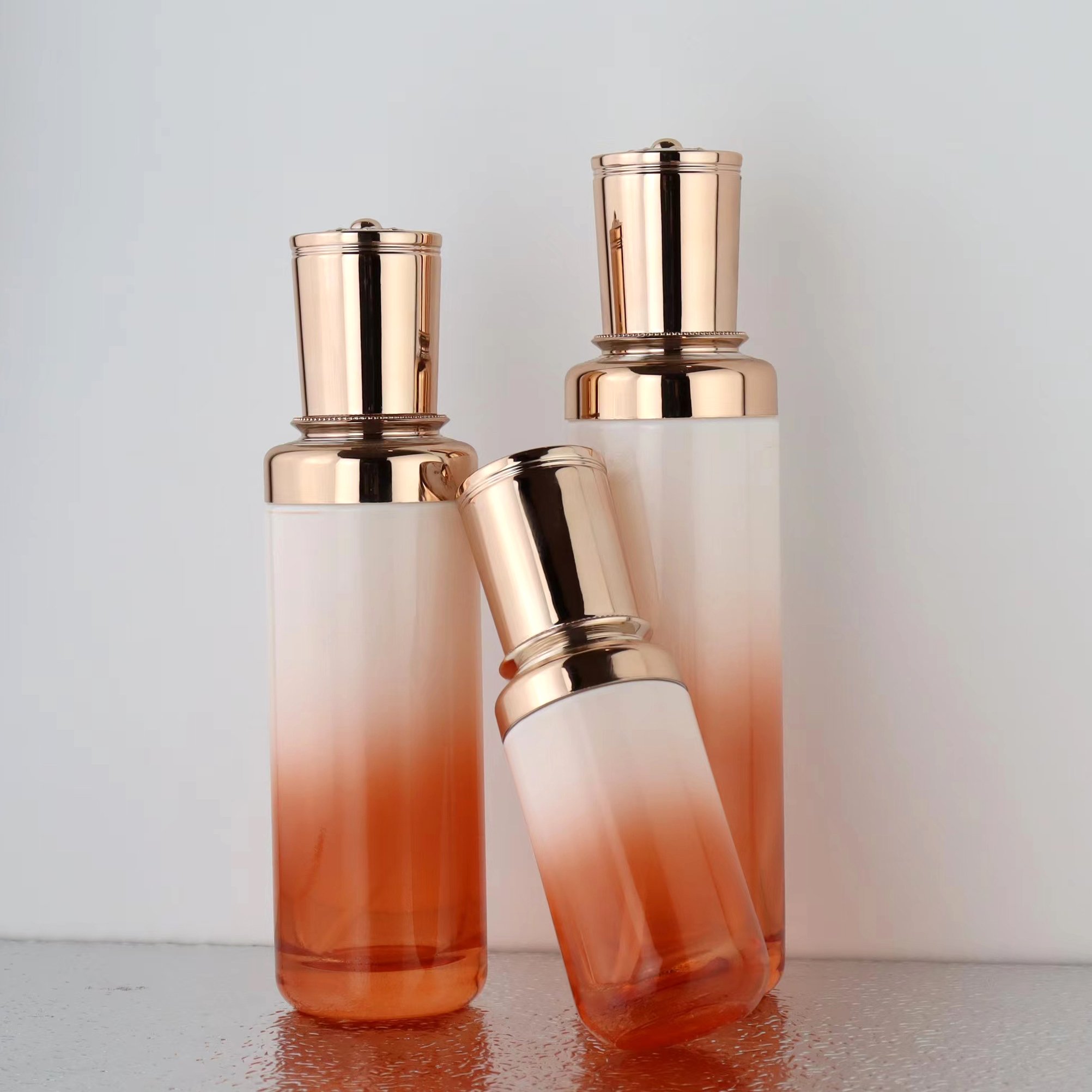 Customized Cosmetic Glass Bottles Elegant Pink Lotion Bottle Skin Care Set Bottle Cosmetic Luxury With Cap