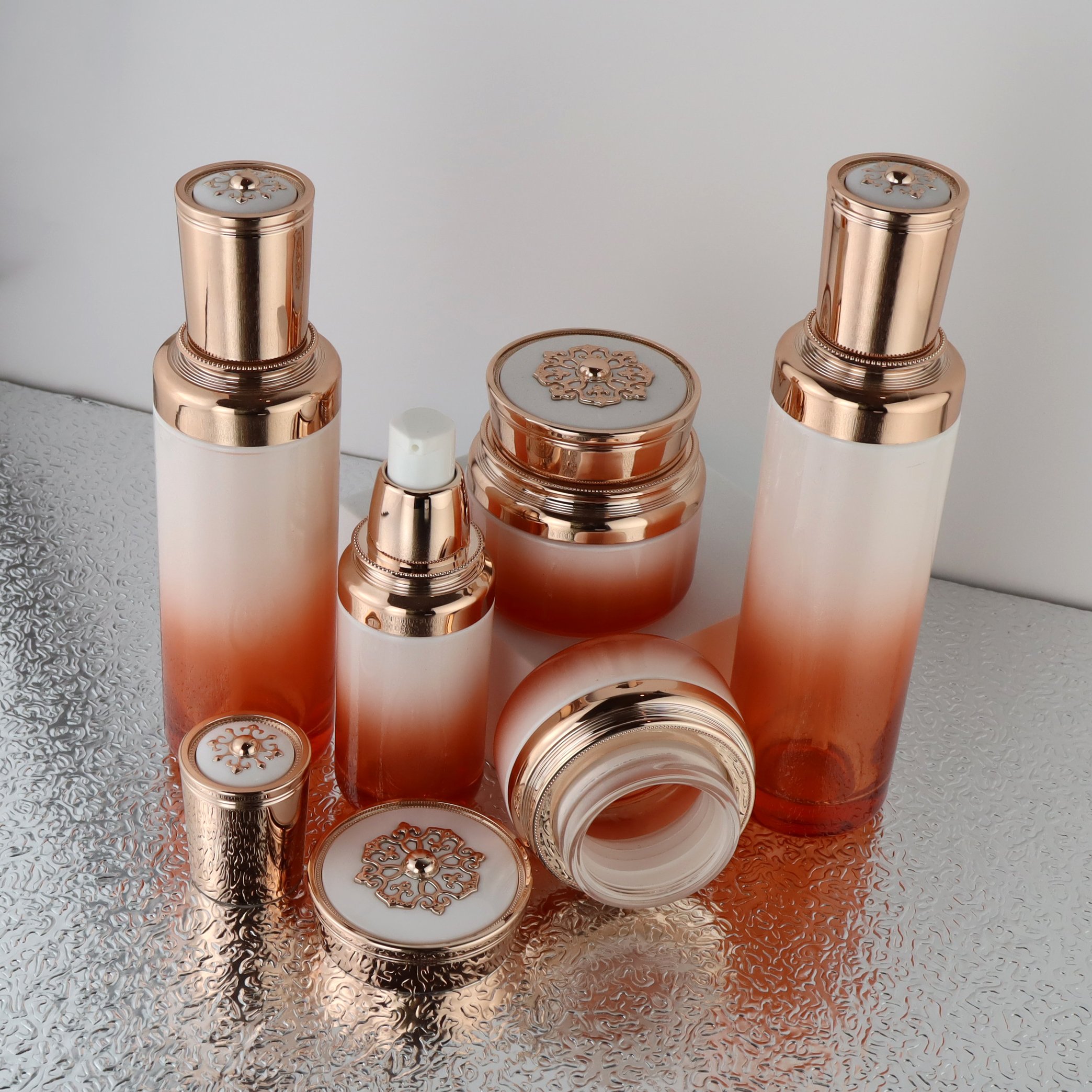 Customized Cosmetic Glass Bottles Elegant Pink Lotion Bottle Skin Care Set Bottle Cosmetic Luxury With Cap