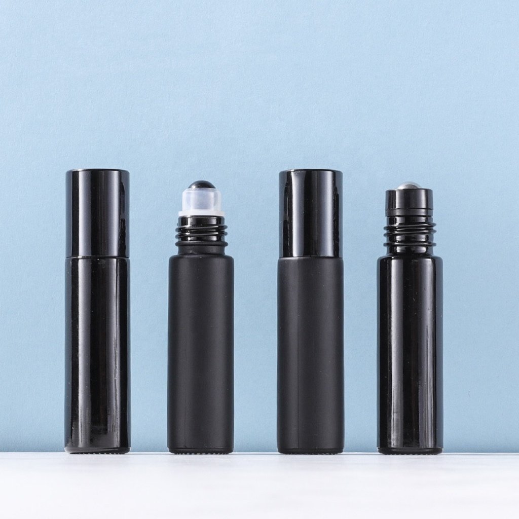Factory custom empty 10 ml frosted black eyes bead ball glass Essential oil bottle with plastic cap