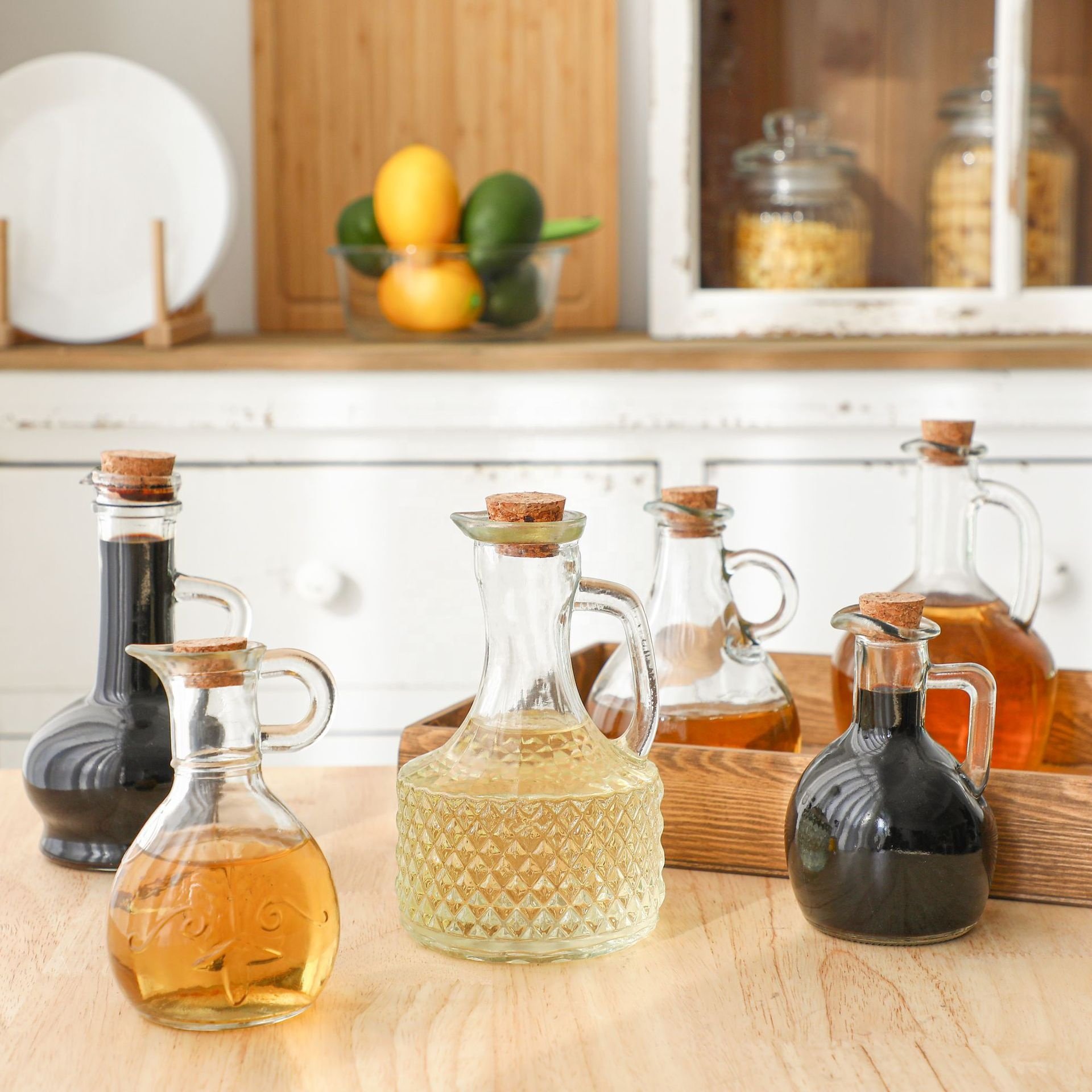 Food Grade Oil Glass Bottle With Pouring Spout Table Oil Bottle Soy Sauce Vinegar Glass Oiler With Cork Lid