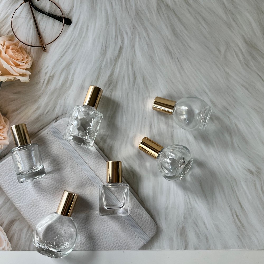 Wholesale 10ml 12ml 15ml cube pumpkin Round flat round shaped metal roll on clear glass bottle for essential oil
