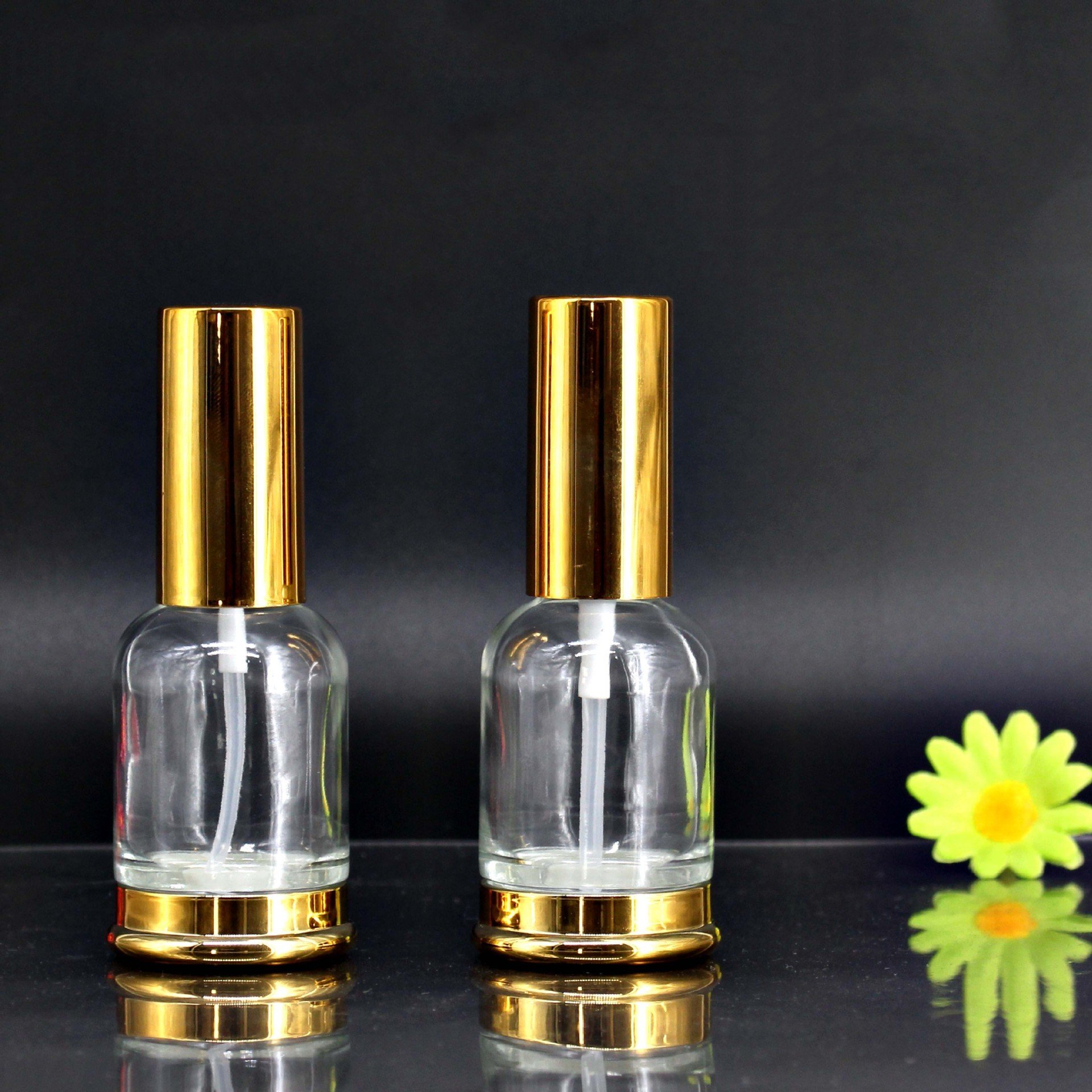 Luxury Custom Logo Square Perfume Bottle 10ml Glass Cosmetic Jars PUMP Sprayer Glass Bottle Diffuser 10ml OEM Provided Freely