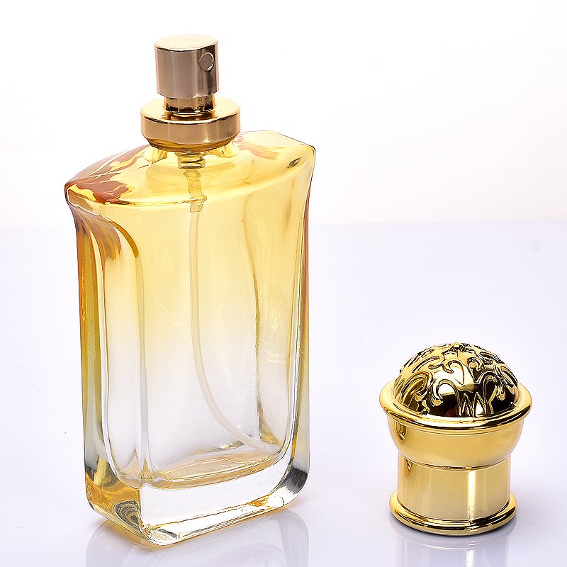 Wholesale spot perfume dispenser delicate thick bottomed glass bottle bayonet cosmetic spray empty bottle