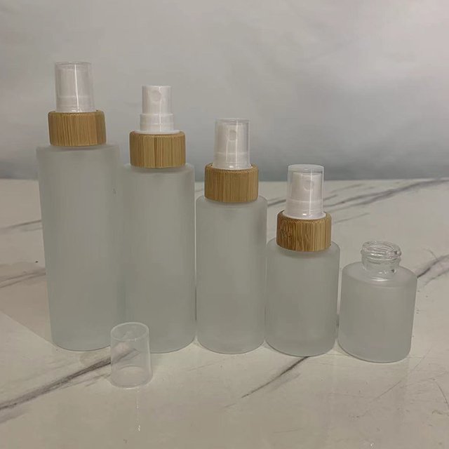 Hengjian Skincare 20ml 30ml 40ml 50ml 60ml 80ml Spray Pump Bottles Frosted Glass Empty Bamboo Cosmetic Packaging For Perfume