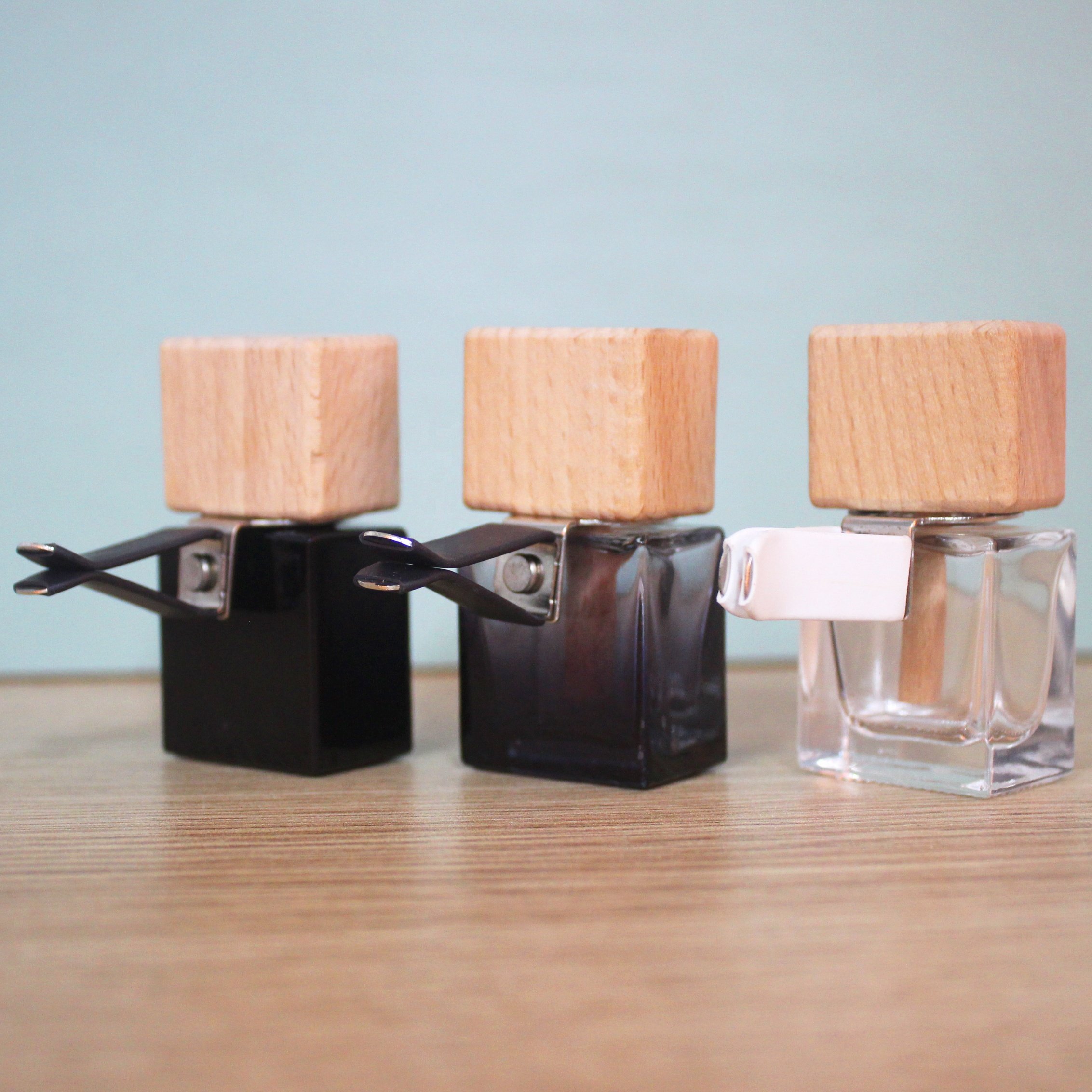Auto Supplies Car Perfume Bottle Refillable Bottle Air Freshener Perfume Vent Clip Glass Vial Natural Wooden Cap