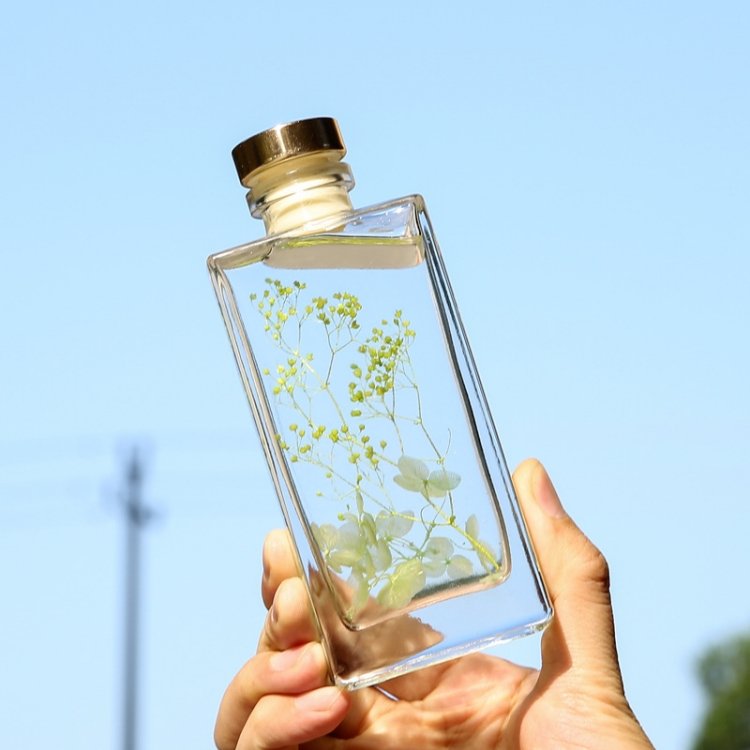 50ml 100ml 150ml Cubic screw neck diffuser glass bottle with wooden cap