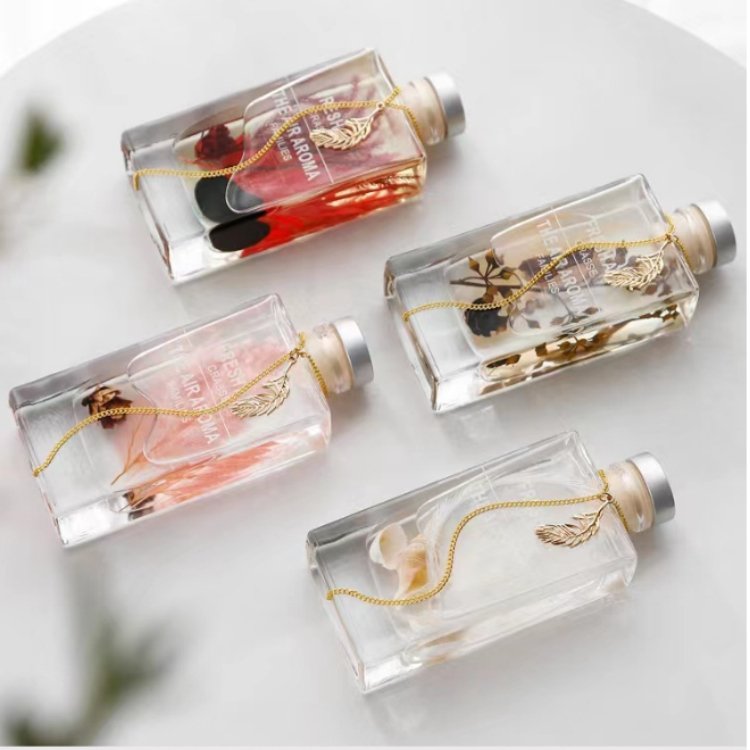 50ml 100ml 150ml Cubic screw neck diffuser glass bottle with wooden cap