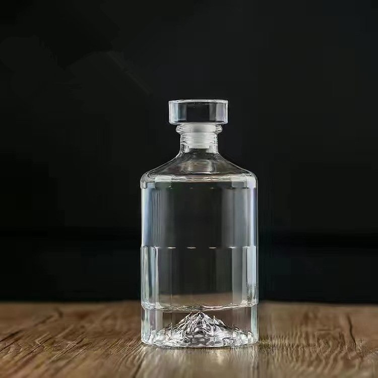 Empty Liquor Spirits Glass Whiskey Bottles 500Ml Fruit Wine Glass Bottle Whiskey Mountain Bottles For Vodka Gin Whiskey