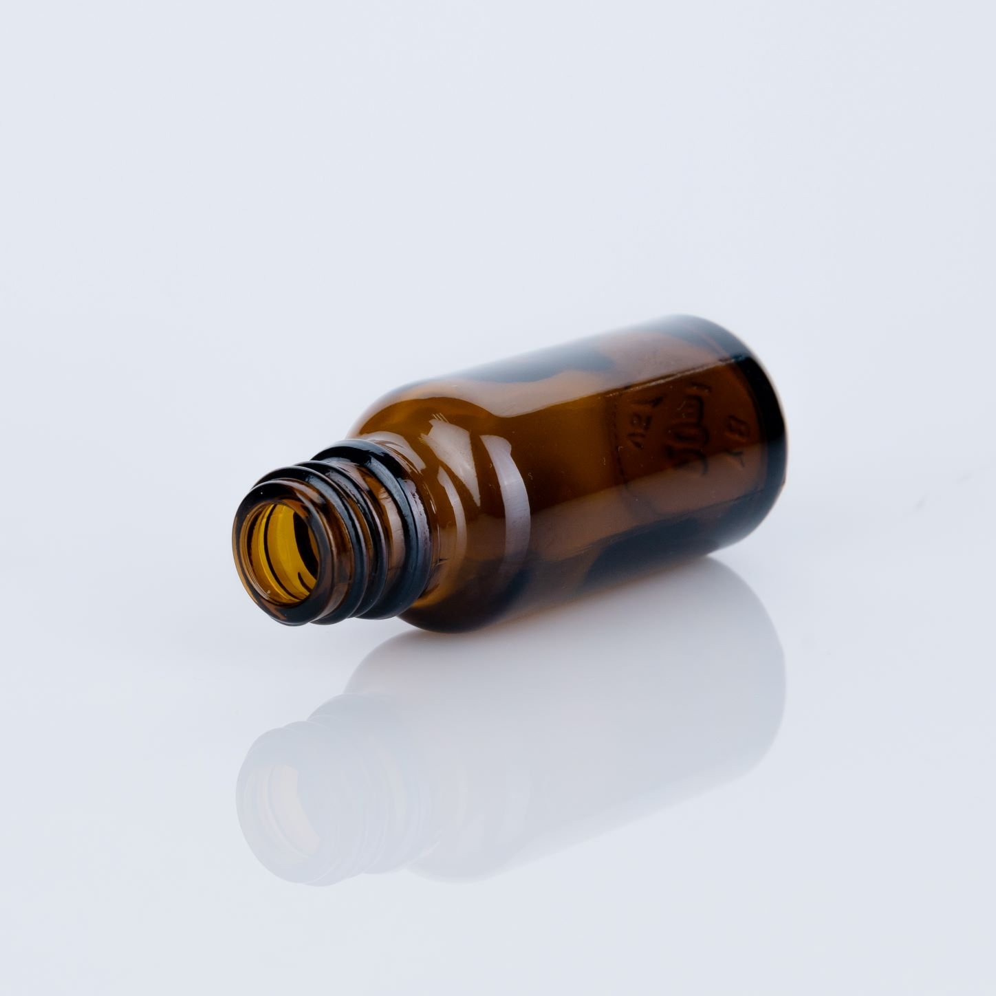 Custom Cosmetic Packaging Amber Glass Bottles for Essential Oils in 60ml 30ml 20ml 10ml and 5ml Sizes for Luxury Products