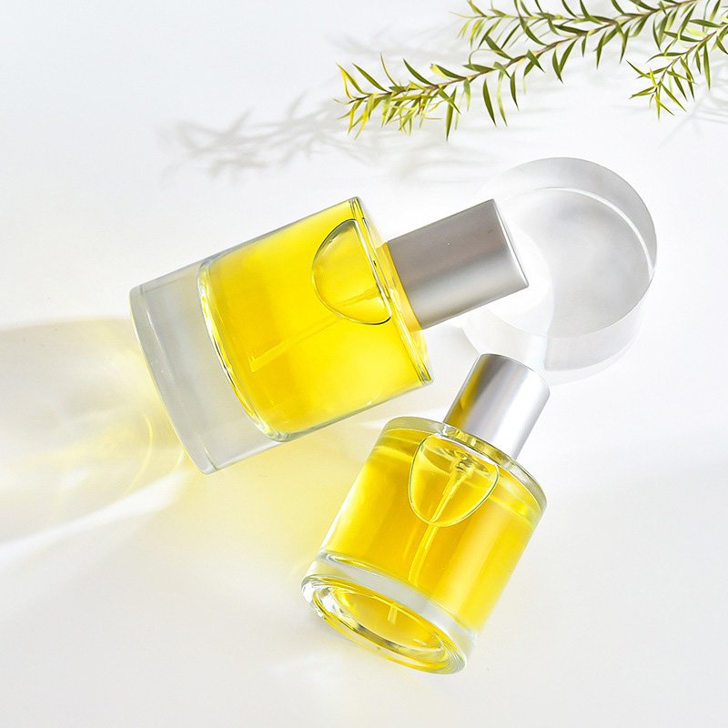 New Style 30ml Luxury Glass Perfume Bottle Cylinder Shape 50ml Clear Spray Glass Bottle With Wooden Lid
